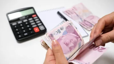 Emekli Maaşları 19 Bin TL’ye Yükselebilir! SSK ve BAĞ-KUR Emeklileri için Dört Farklı Zam Senaryosu SSK ve Bağ-Kur emeklilerinin maaşları, 2026 yılı ocak ayında enflasyon