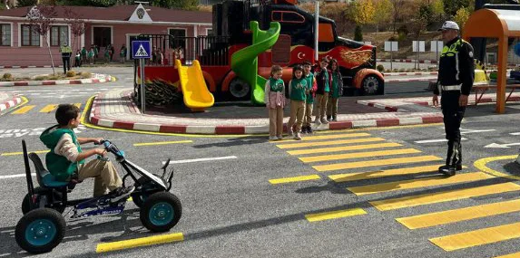 Yozgat İl Emniyet Müdürlüğü, trafik bilinci kazanımını artırmak amacıyla Yunus