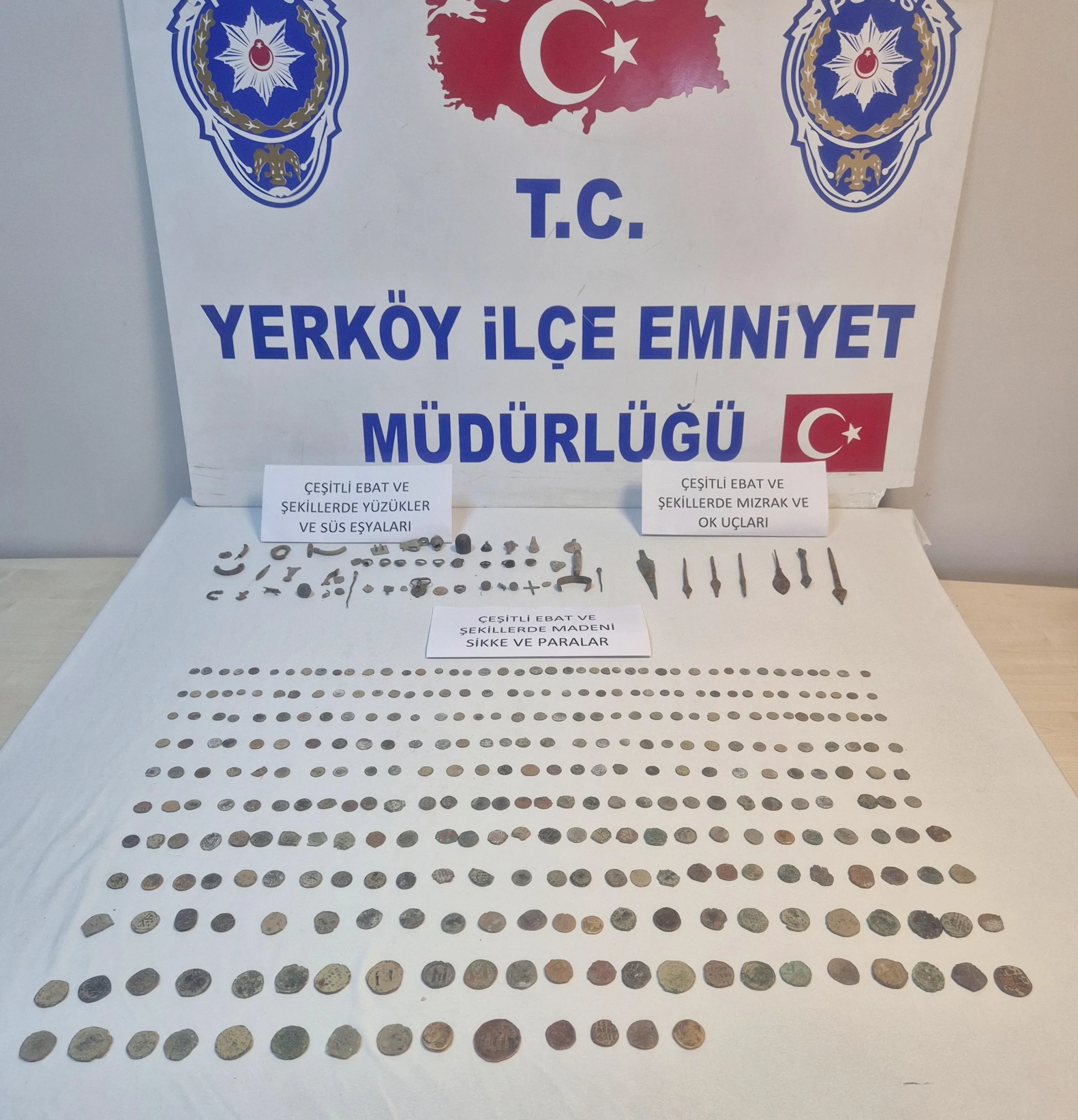 Yerköy İlçemizde tarihi eser kaçakçılığına yönelik düzenlenen operasyonda 384 parça