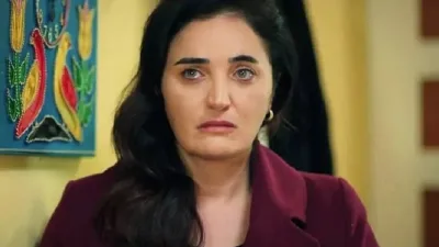 Türk tiyatrosunun sevilen isimlerinden Fadik Sevin Atasoy, 1 Ekim 1975'te