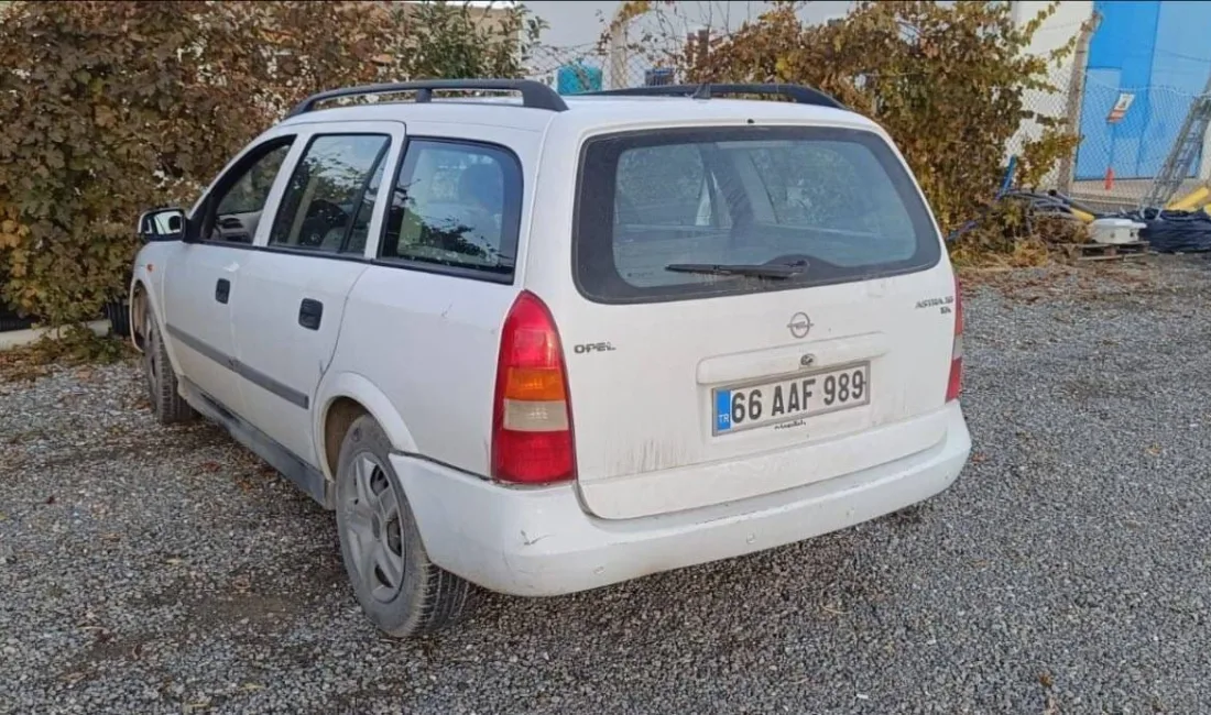 Sorgun'da yapılan yol kontrolü sırasında hacizli ve aranan iki araç,