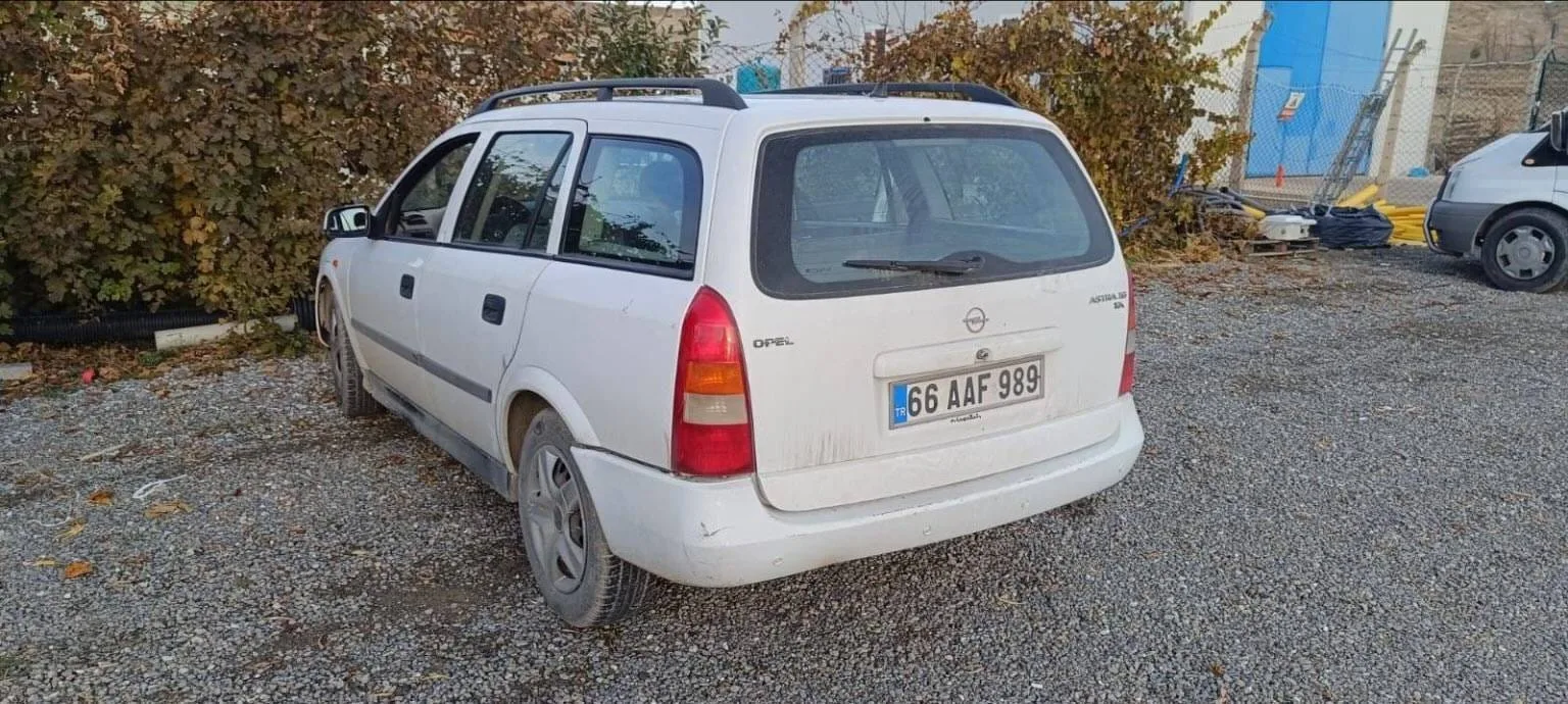 Sorgun'da yapılan yol kontrolü sırasında hacizli ve aranan iki araç,