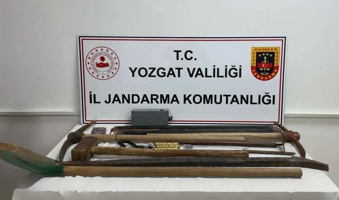 Yozgat’ın Çekerek ilçesinde izinsiz kazı yaptığı tespit edilen 5 kişi,