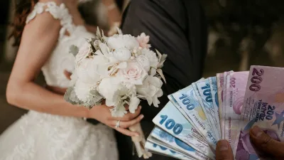 Evlenecek çiftlere yönelik hazırlanan evlilik kredisi için başvurular 1 Ekim