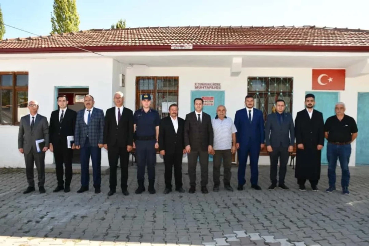 Sorgun Kaymakamı Abdurrezzak Canpolat, beraberindeki heyet ile birlikte Aşağı Cumafakılı