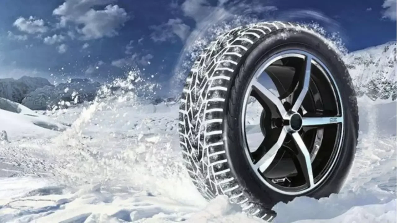 Hava sıcaklıklarının düşmesiyle birlikte kış lastiği uygulaması yeniden gündeme geldi.