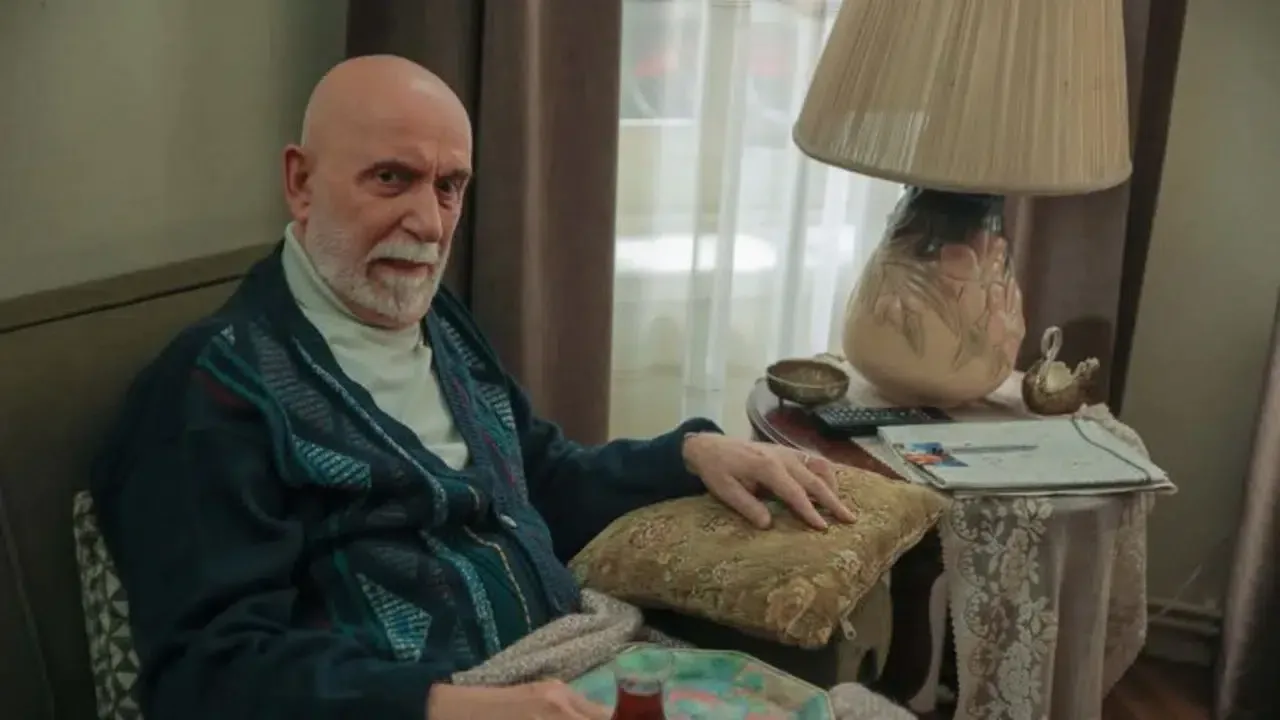 Show TV’nin popüler dizisi Kızılcık Şerbeti, kadrosuna usta oyuncu Macit