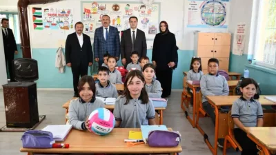 Sorgun Kaymakamı Abdurrezzak Canpolat, daire amirleriyle birlikte Aşağıcumafakılı, Günpınar, Külhüyük,