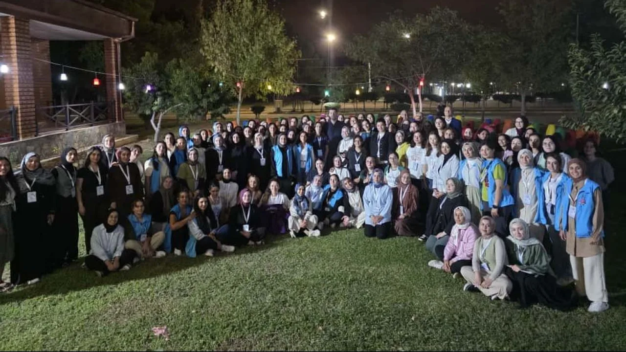 Yozgat Bozok Üniversitesi öğrencileri, Antalya’da düzenlenen ÜNİDES Gelişim Kampı’na katıldı.