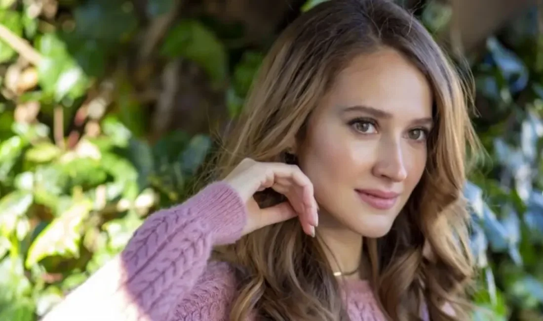 Oya Unustası, ‘Güller ve Günahlar’ dizisindeki Berrak karakteri ile dikkat