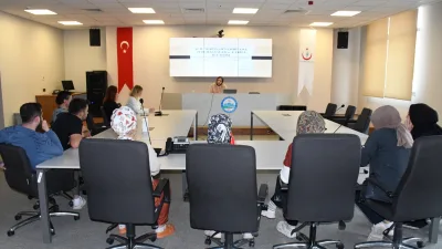Yozgat Şehir Hastanesi, acil servis personeline yönelik iletişim eğitimi düzenledi.