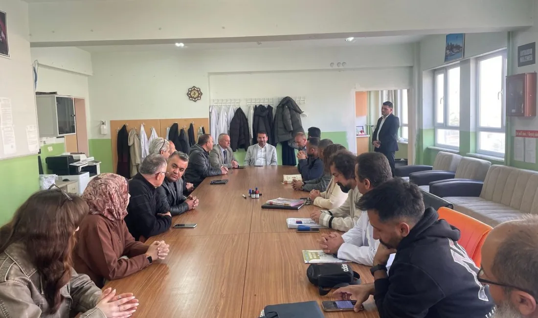 Sarıkaya Belediye Başkanı Osman Gözan ve İlçe Milli Eğitim Müdürü