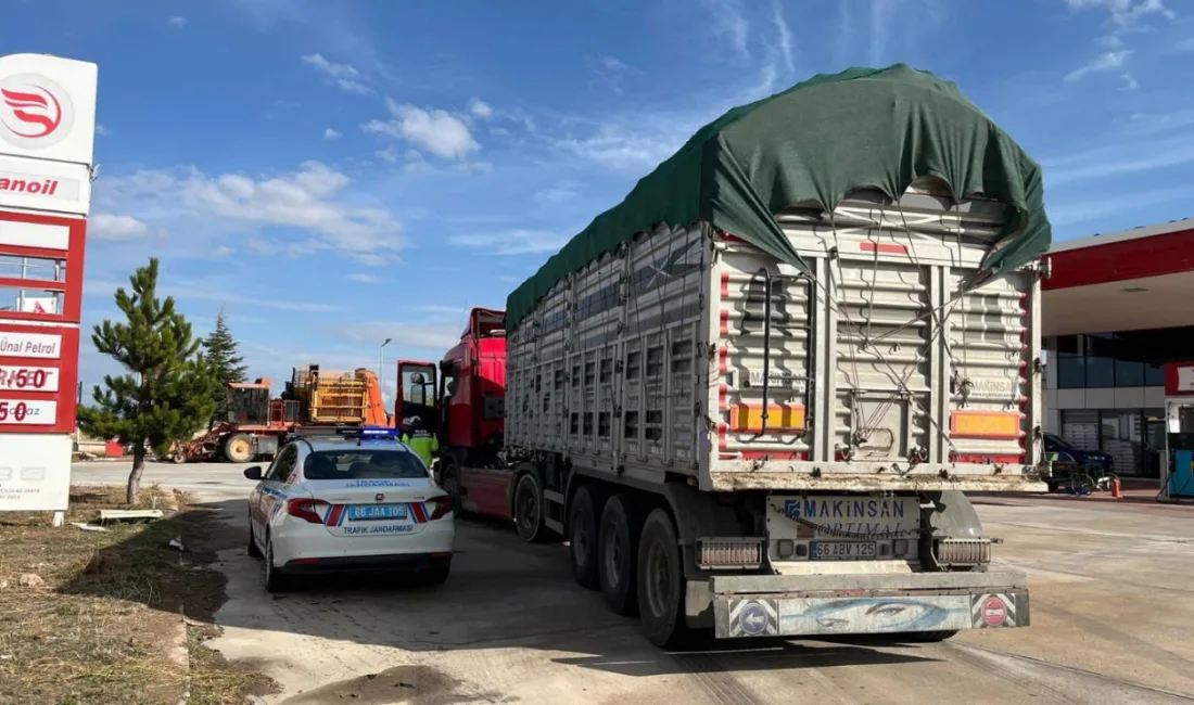 Yozgat Sarıkaya’da yapılan trafik denetimlerinde pancar taşıyan bir kamyon sürücüsüne