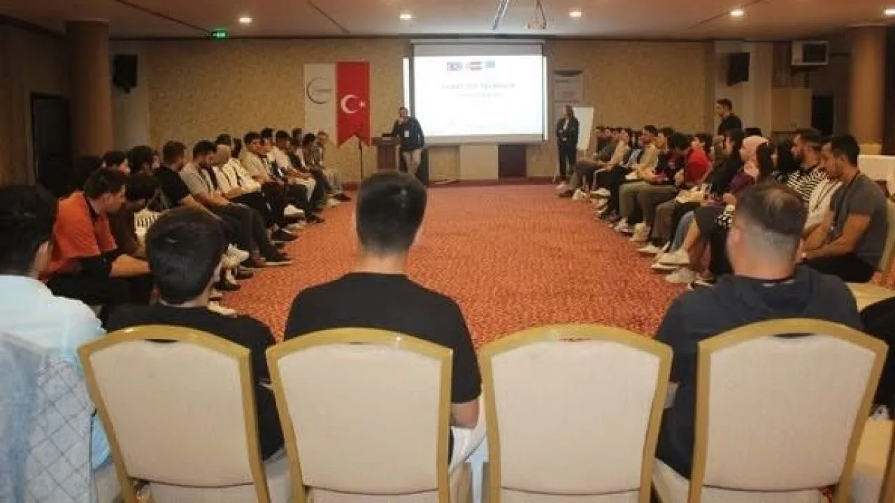 Sorgun Gençlik Derneği (SORGED) tarafından düzenlenen “Gençler Afete Hazırlanıyor” zirvesi,