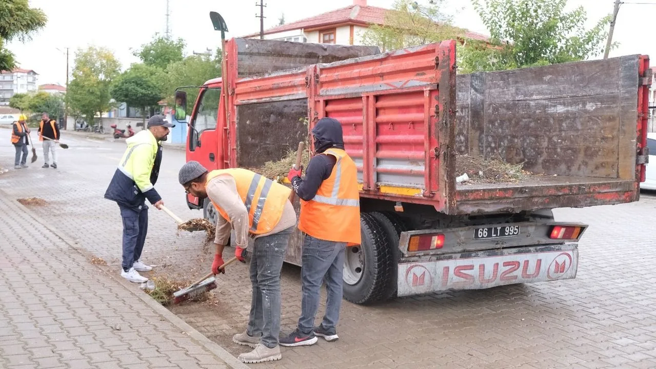 Sorgun Belediyesi, "Temizlik imandandır" anlayışıyla Ahmetefendi Mahallesi’nde kapsamlı bir temizlik