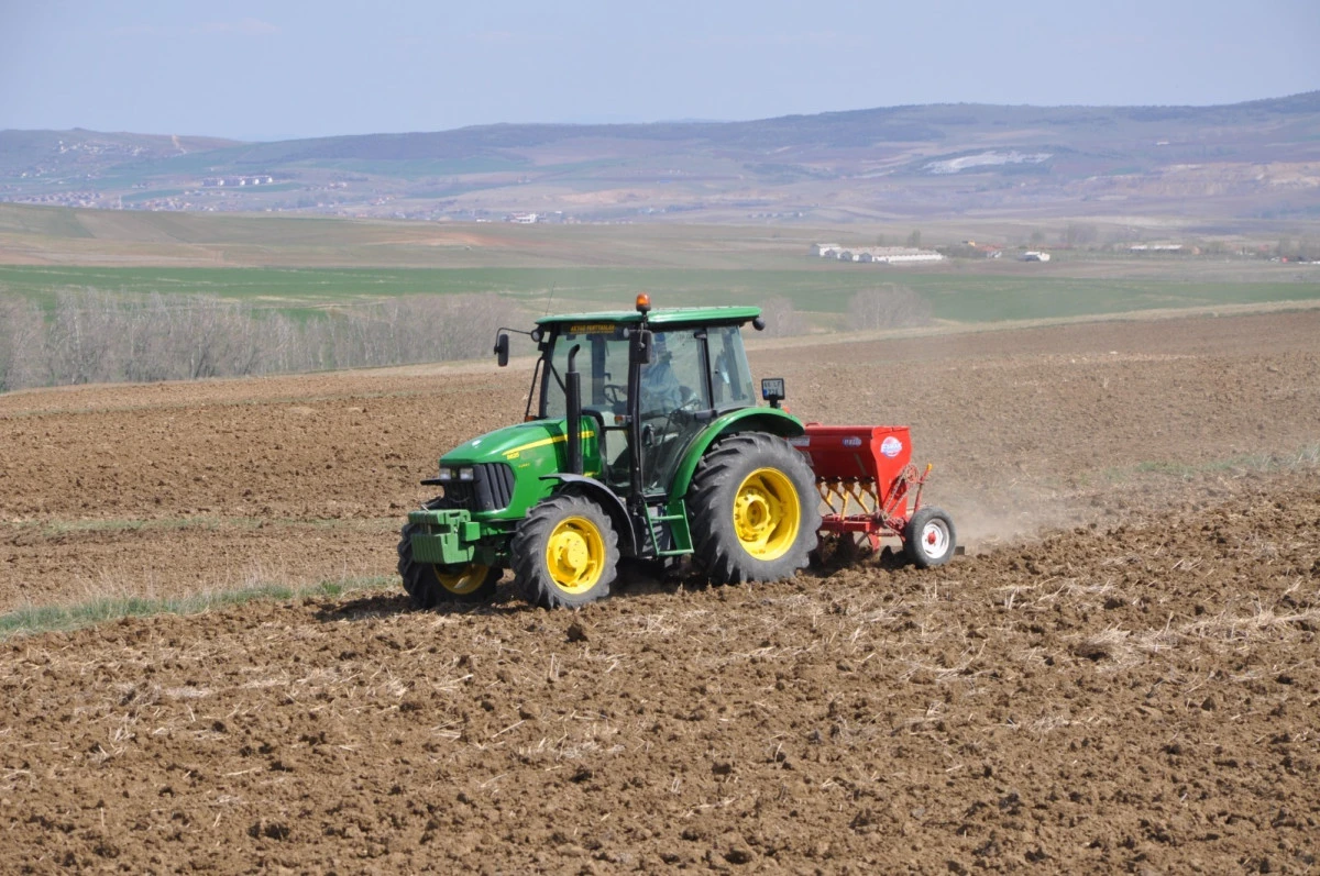 Sorgun’lu çiftçiler, sonbahar mevsiminin gelmesiyle hububat ekimine başladı. Bazı çiftçiler