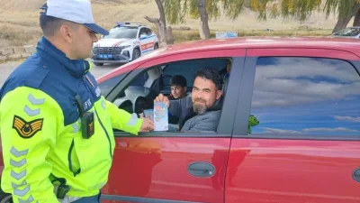 Yozgat Merkez İlçe Jandarma Komutanlığı Trafik Jandarması, sürücülere ve yolculara