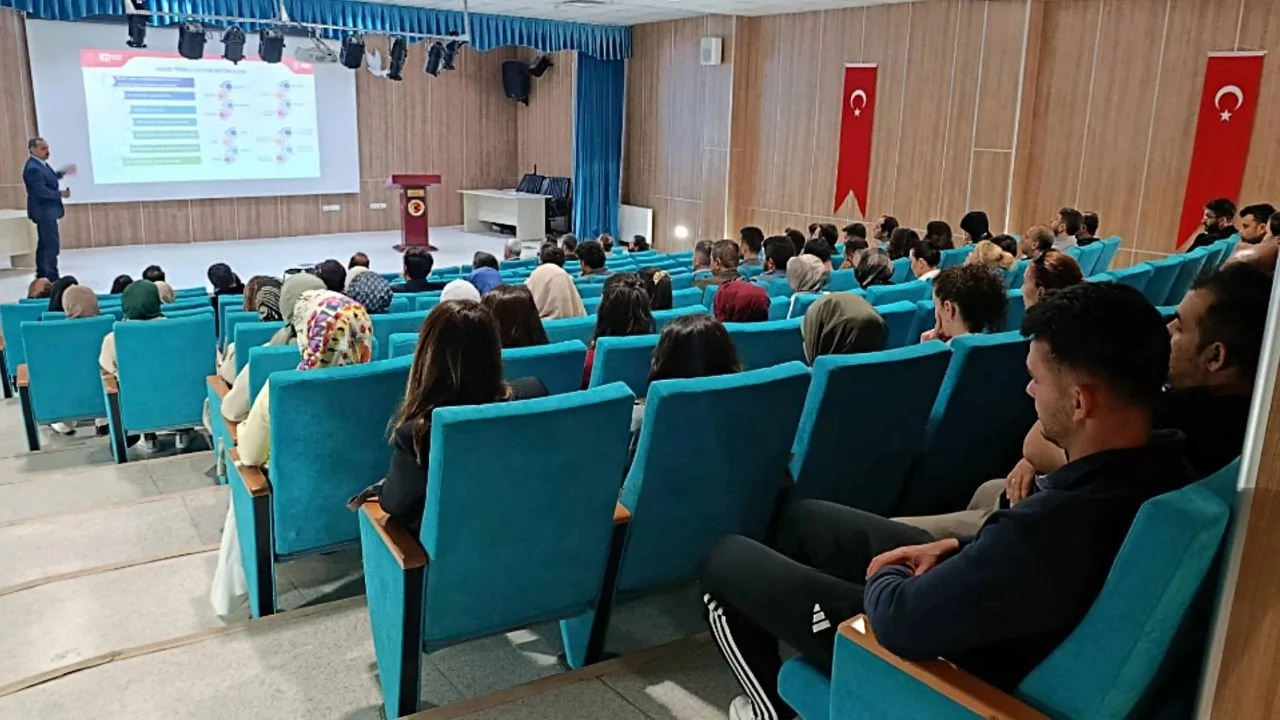 Yozgat’ın Çekerek ilçesinde, öğretmenlerin ‘Türkiye Yüzyılı Maarif Modeli’ne tam adaptasyonunu