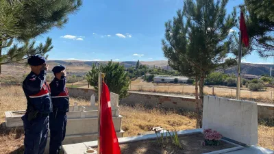 Yerköy İlçe Jandarma Komutanlığı ekipleri, Şehit Mürsel Ocak’ın kabri ziyaret