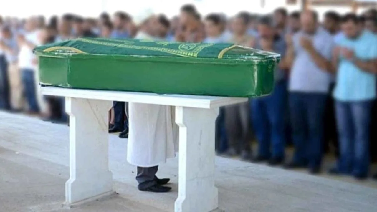 Yerköy'de yaşayan Leyla Candemir, 60 Evler Mahallesi'nde vefat etti. Cenazesi,