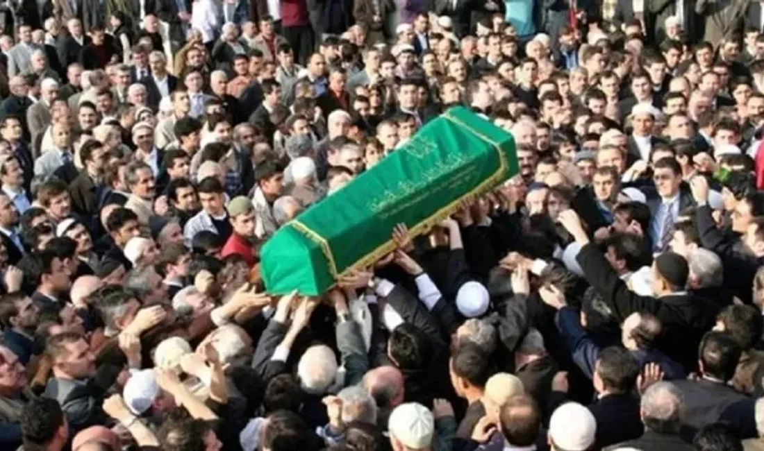 Kayadibi köyünden Hüseyin İldemir'in eşi, Mehmet ve Yılmaz İldemir'in annesi