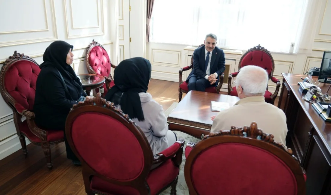 Yozgat Valisi Mehmet Ali Özkan, düzenli olarak vatandaşlarla bir araya