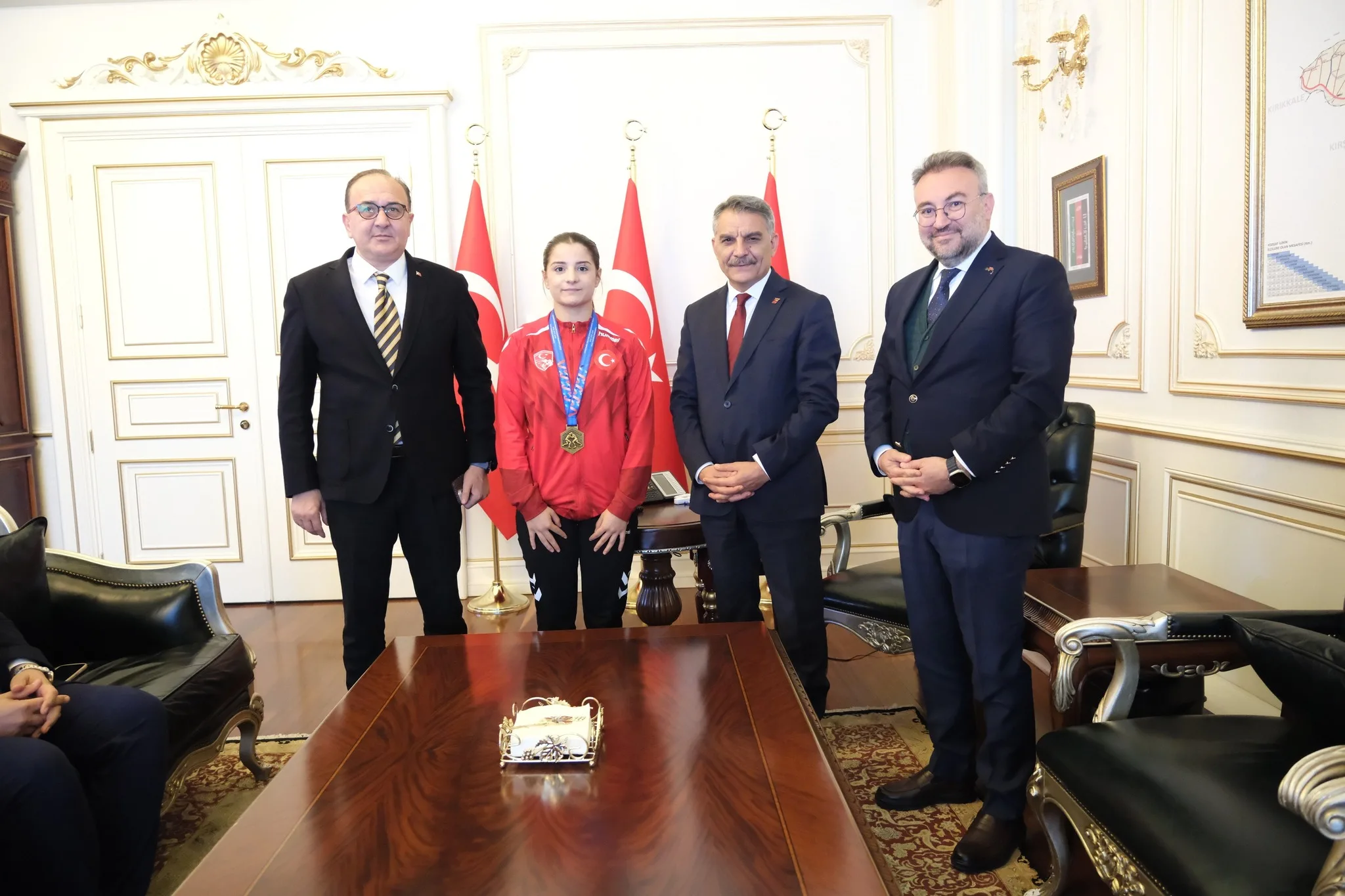 Romanya'nın Cluj-Napoca kentinde düzenlenen Güreş Balkan Şampiyonası'nda 65 kilogram kategorisinde