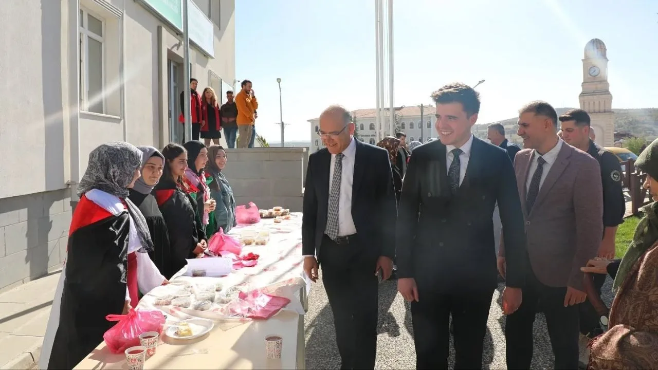 Yozgat'ın Çekerek ilçesinde, Gençlik Merkezi tarafından Gazze'deki insani duruma dikkat