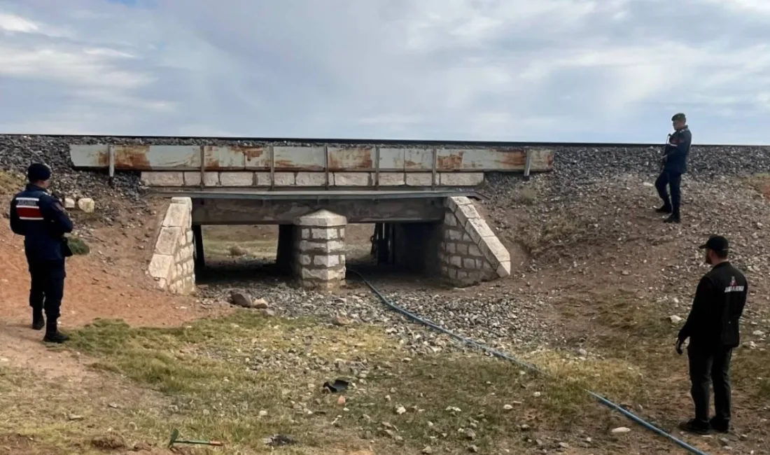 Yozgat Yenifakılı’da jandarma ekipleri, 15 kilometrelik demiryolu hattında el yapımı