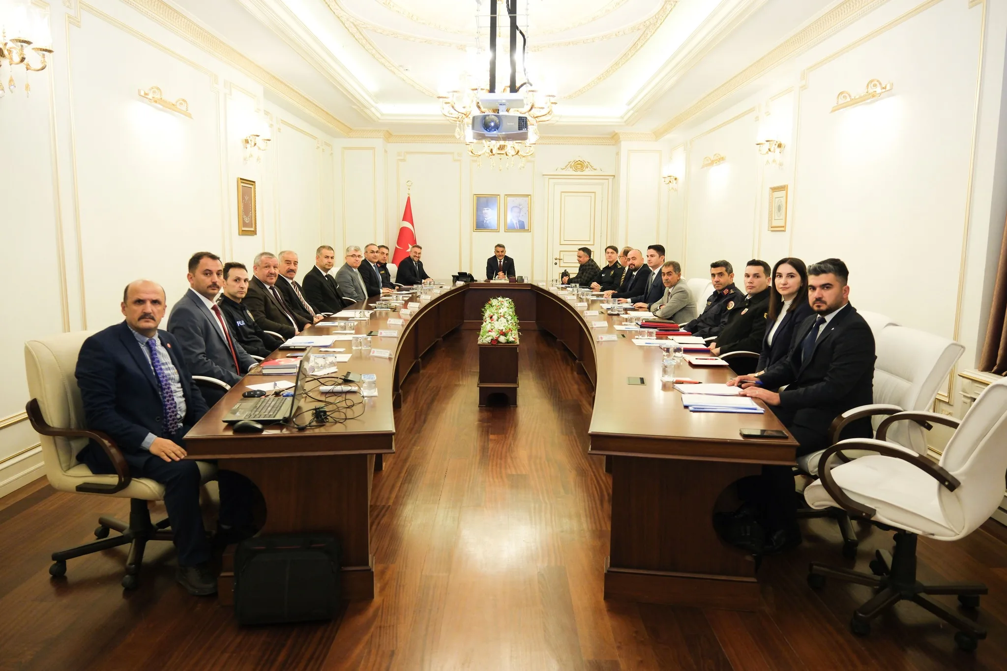 Yozgat Valisi Mehmet Ali Özkan başkanlığında, Üniversite Güvenlik Toplantısı yapılarak,