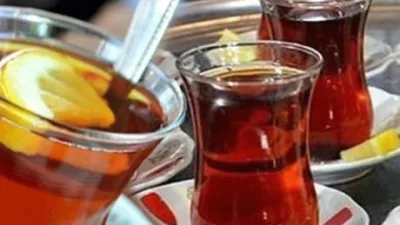 Kafede dilim limon için 10 TL ücret talep eden işletmeye,