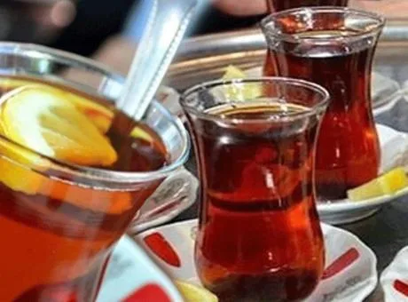 Kafede dilim limon için 10 TL ücret talep eden işletmeye,