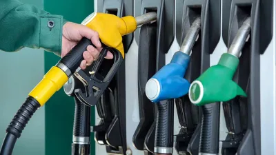 Uluslararası petrol fiyatlarındaki artış, Türkiye'de motorin fiyatlarına zam olarak yansıyor.