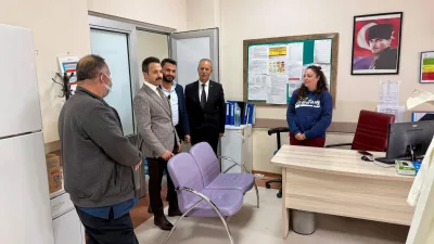 Çiçekdağı Kaymakamı Durdu Yavuz, İlçe Devlet Hastanesi'ni ziyaret ederek sağlık