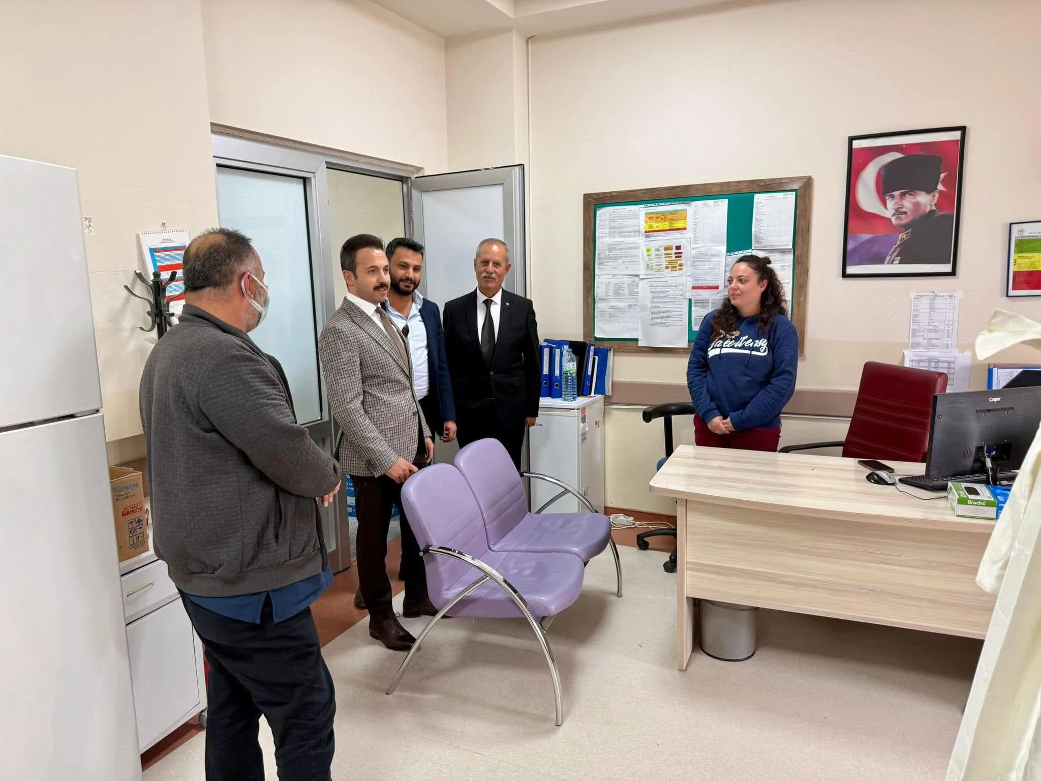 Çiçekdağı Kaymakamı Durdu Yavuz, İlçe Devlet Hastanesi'ni ziyaret ederek sağlık