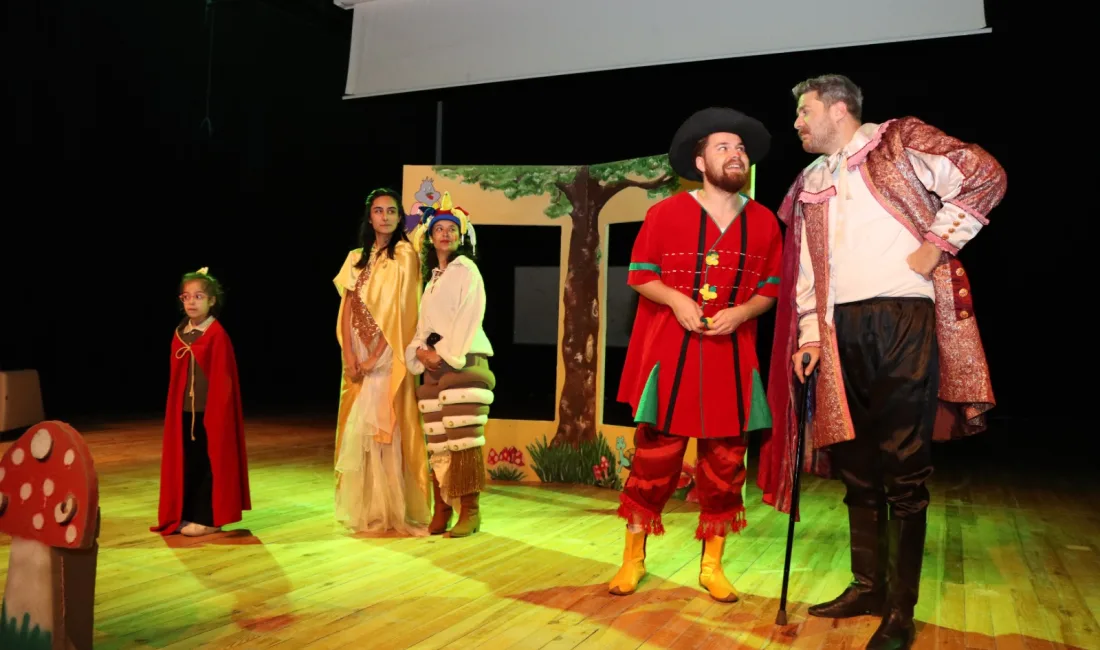 Yerköy Belediyesi’nin düzenlediği Masal Diyarı Tiyatro Gösterisi’nin ilk gününde 986