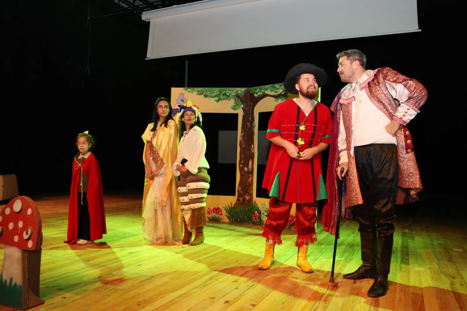 Yerköy Belediyesi’nin düzenlediği Masal Diyarı Tiyatro Gösterisi’nin ilk gününde 986