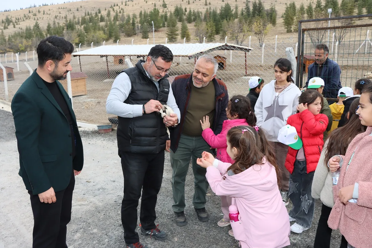 Yerköy ilçemizde yapımı tamamlanan Hayvan Bakımevi, öğretmenler, öğrenciler, veliler ve