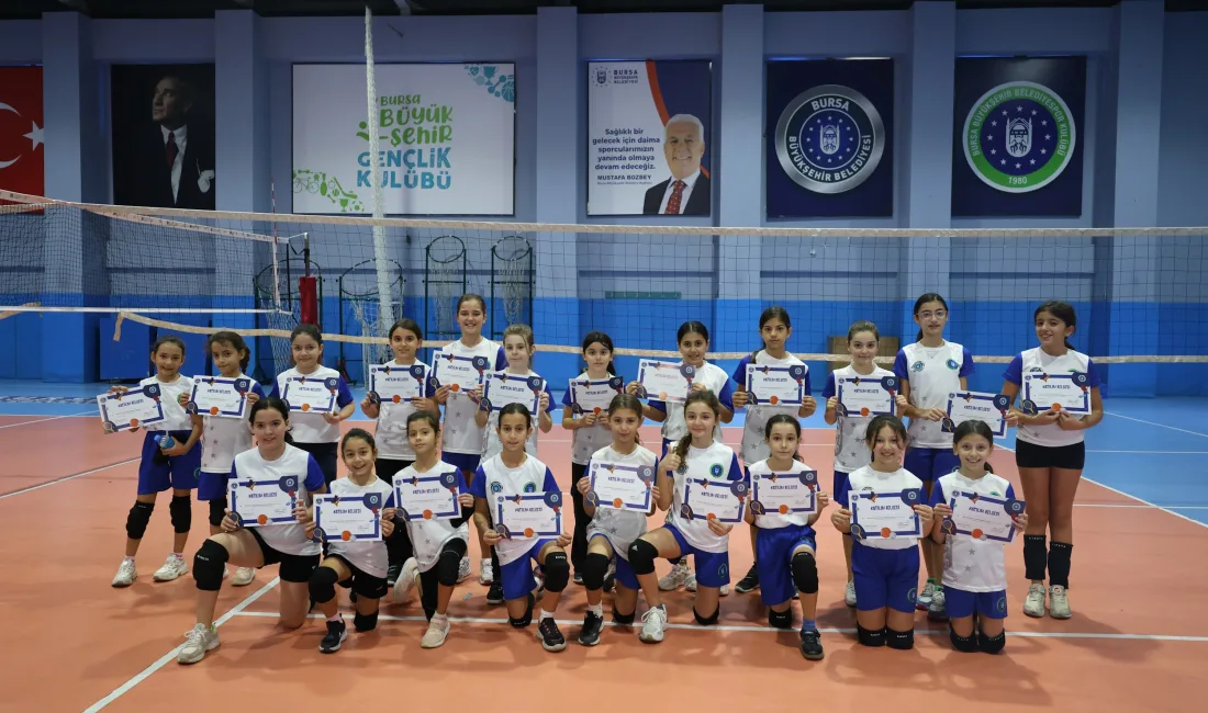 Bursa Büyükşehir Belediyesi’nin Kış Spor Okulları’nda ikinci dönem sona erdi.