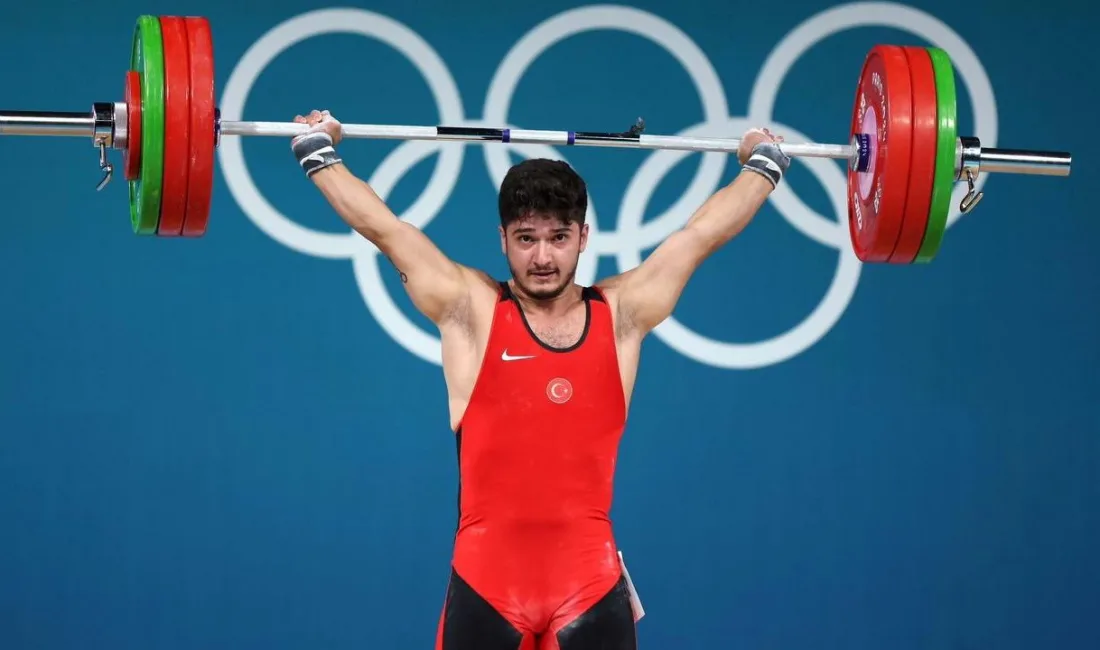 Norveç'te düzenlenen Büyükler Dünya Halter Şampiyonası'ndan altın madalya ile dönen