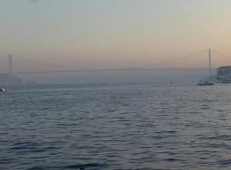 İstanbul’da yoğun sis etkili: Görüş mesafesi kritik düzeye düştü İstanbul'da sabah saatlerinde başlayan yoğun sis, İstanbul Boğazı ve bazı