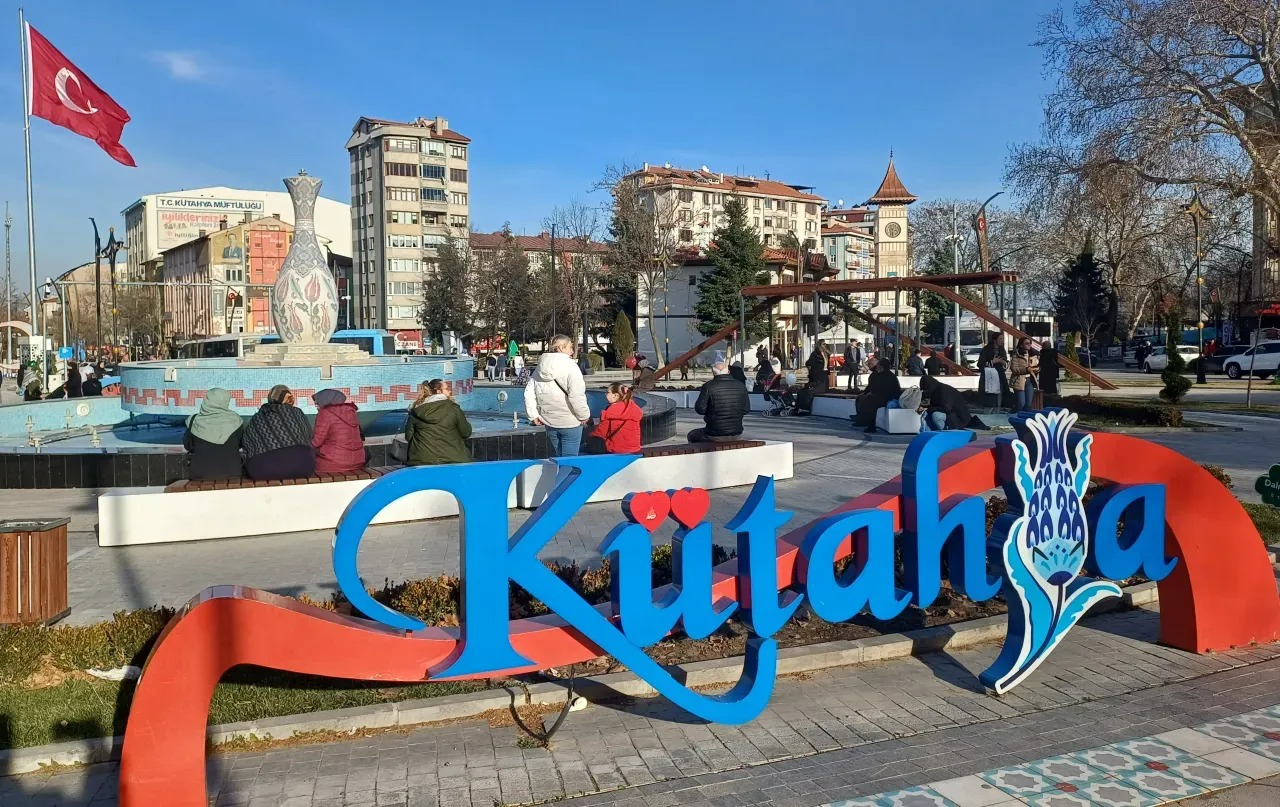 Kütahya'da düzenlenen Lezzet Festivali, katılımcılara özel fiyatlarla lezzet dolu bir