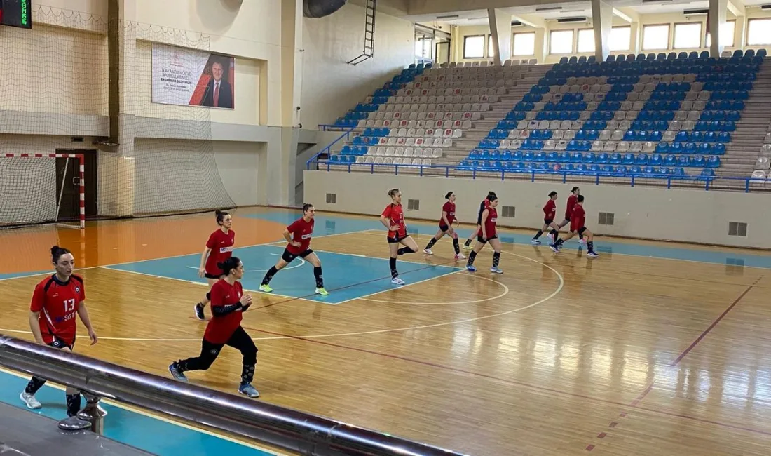 Hentbol Kadınlar Birinci Ligi B Grubu’nda mücadele eden MC Sistem