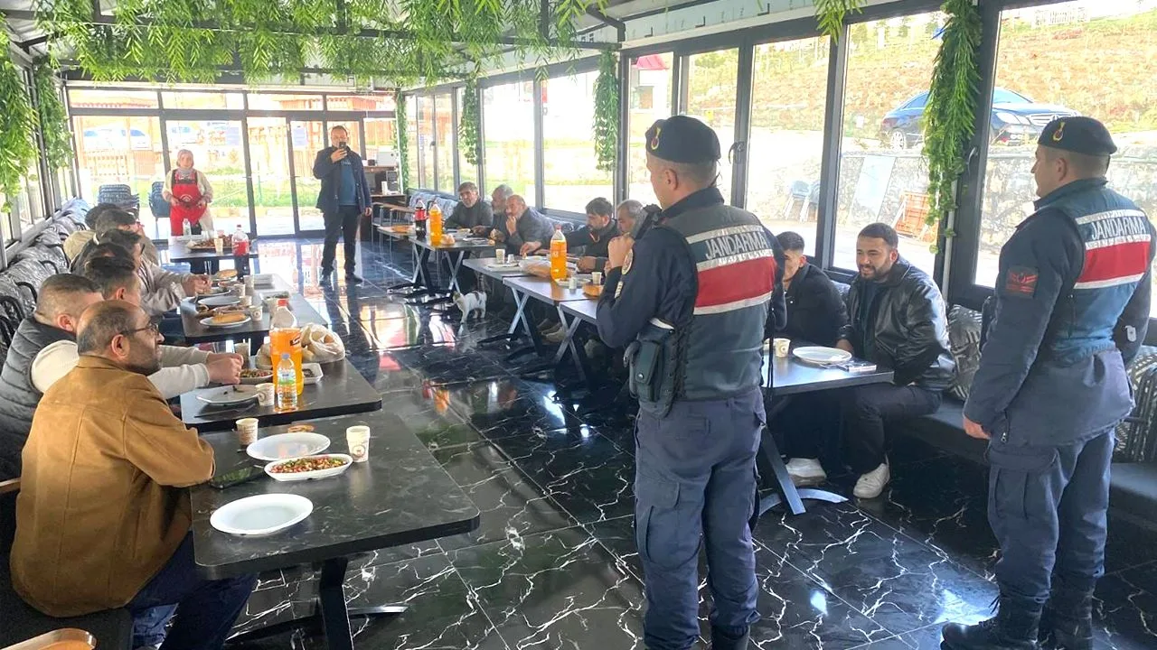 Yozgat’ın Saraykent ilçesinde, Saraykent İlçe Jandarma Komutanlığı, kış aylarının yaklaşmasıyla