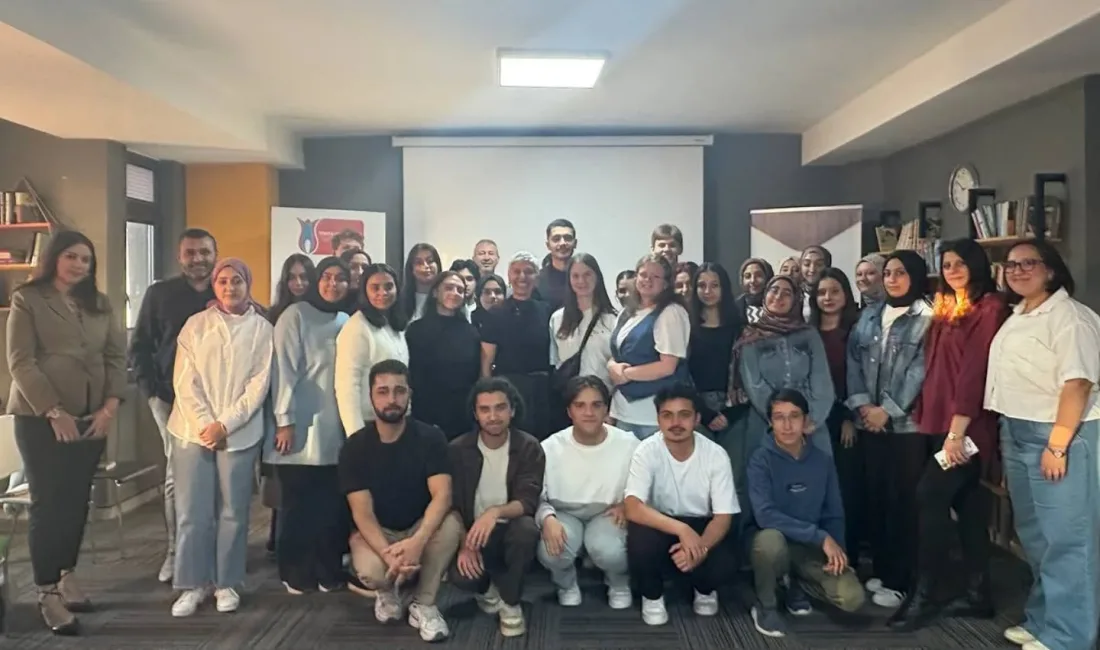 SORGED, katılımcıların kişisel gelişimlerine katkı sağlamak ve topluluk önünde kendilerini