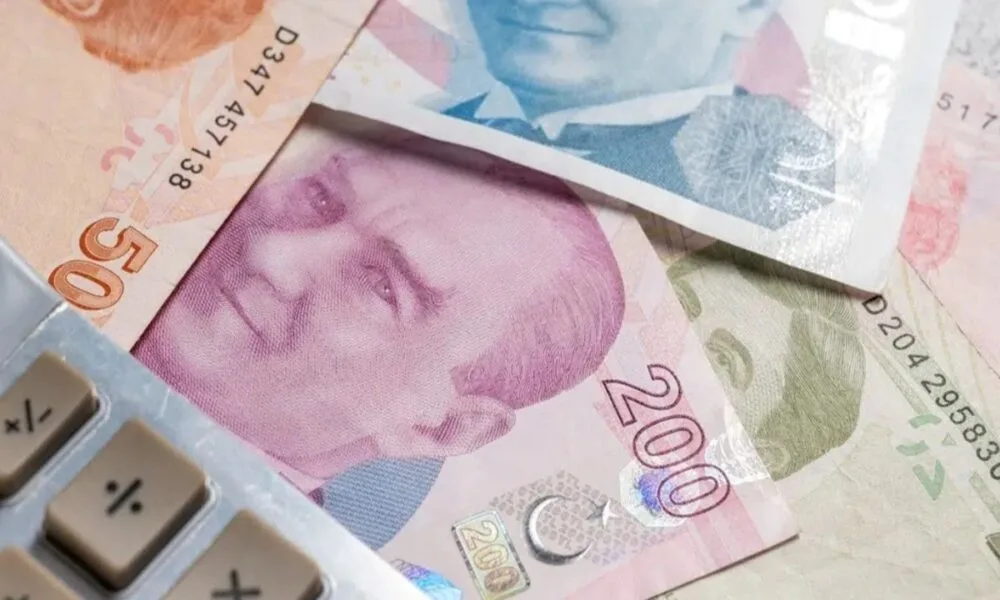 Merkez Bankası’nın faiz indirimi beklentilerini ertelemesi sonrasında, bankalarda TL mevduat