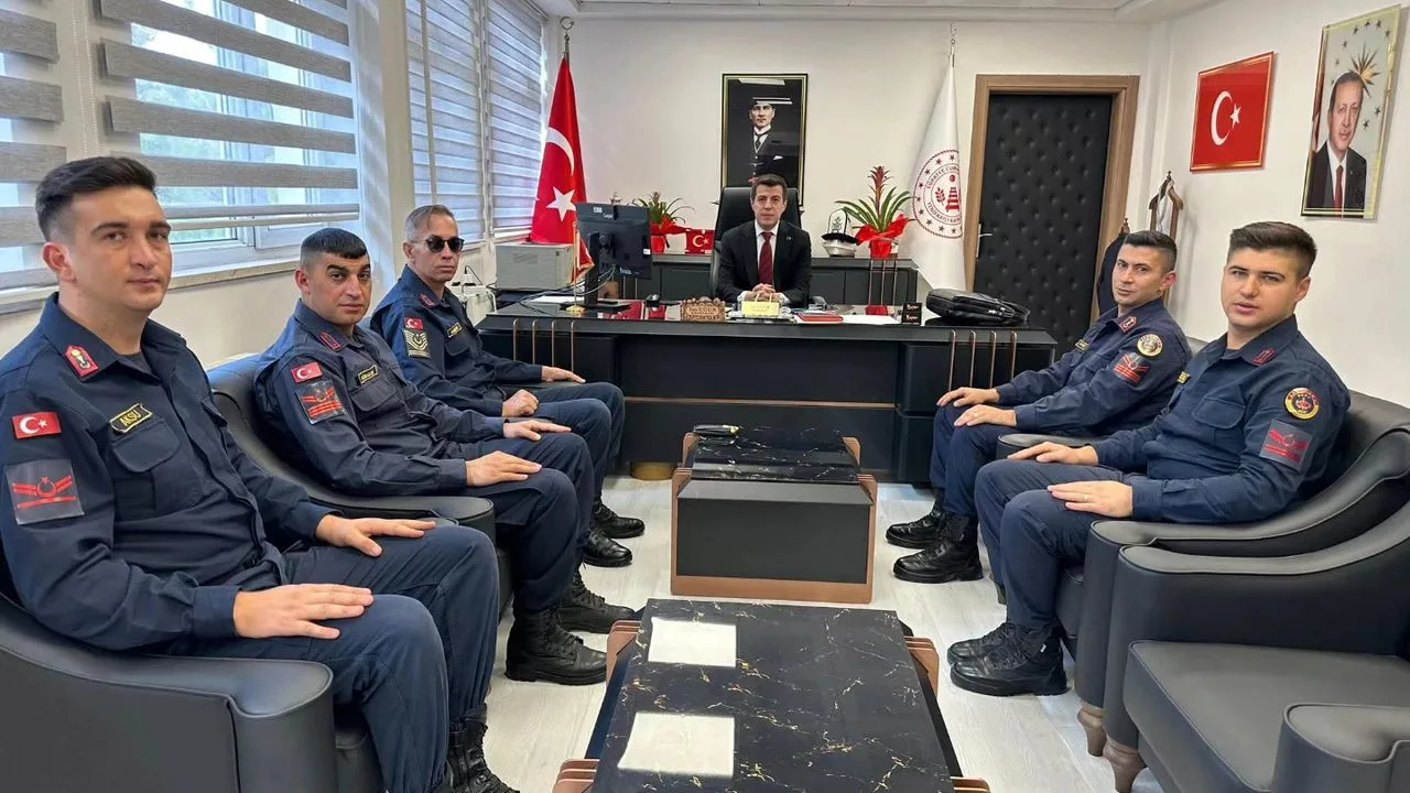 Yenifakılı Kaymakamı İsa Uğur, 12 Kasım Uzman Çavuşlar Günü dolayısıyla