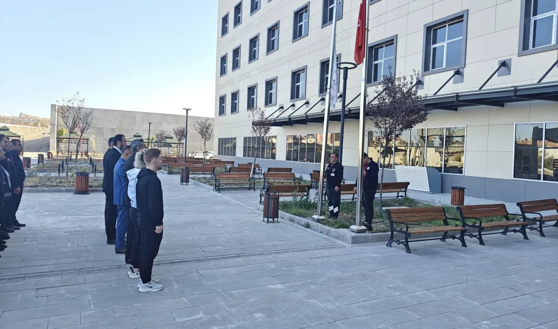 Yerköy Şehit Korgeneral Osman Erbaş Devlet Hastanesi bahçesinde, 10 Kasım