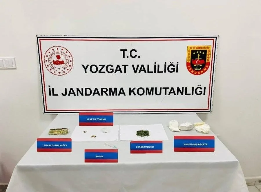 Yerköy'de jandarma ekipleri, iş yerlerinde uyuşturucu kullanan iki kişiyi suçüstü
