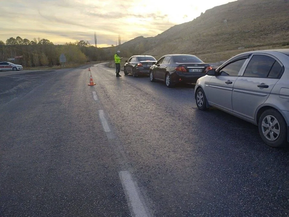 Yozgat İl Jandarma Komutanlığı, Akdağmadeni ve Çayıralan ilçelerinde gerçekleştirdiği alkollü
